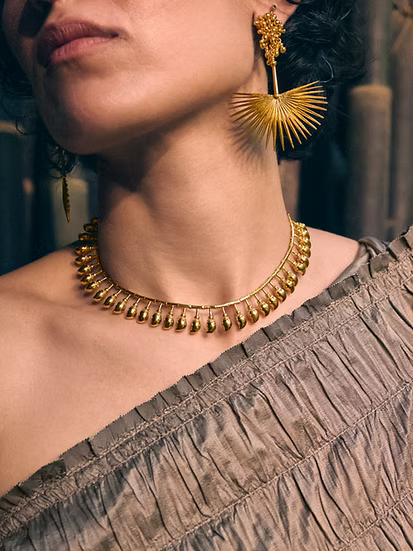 Golapkhash Neckpiece