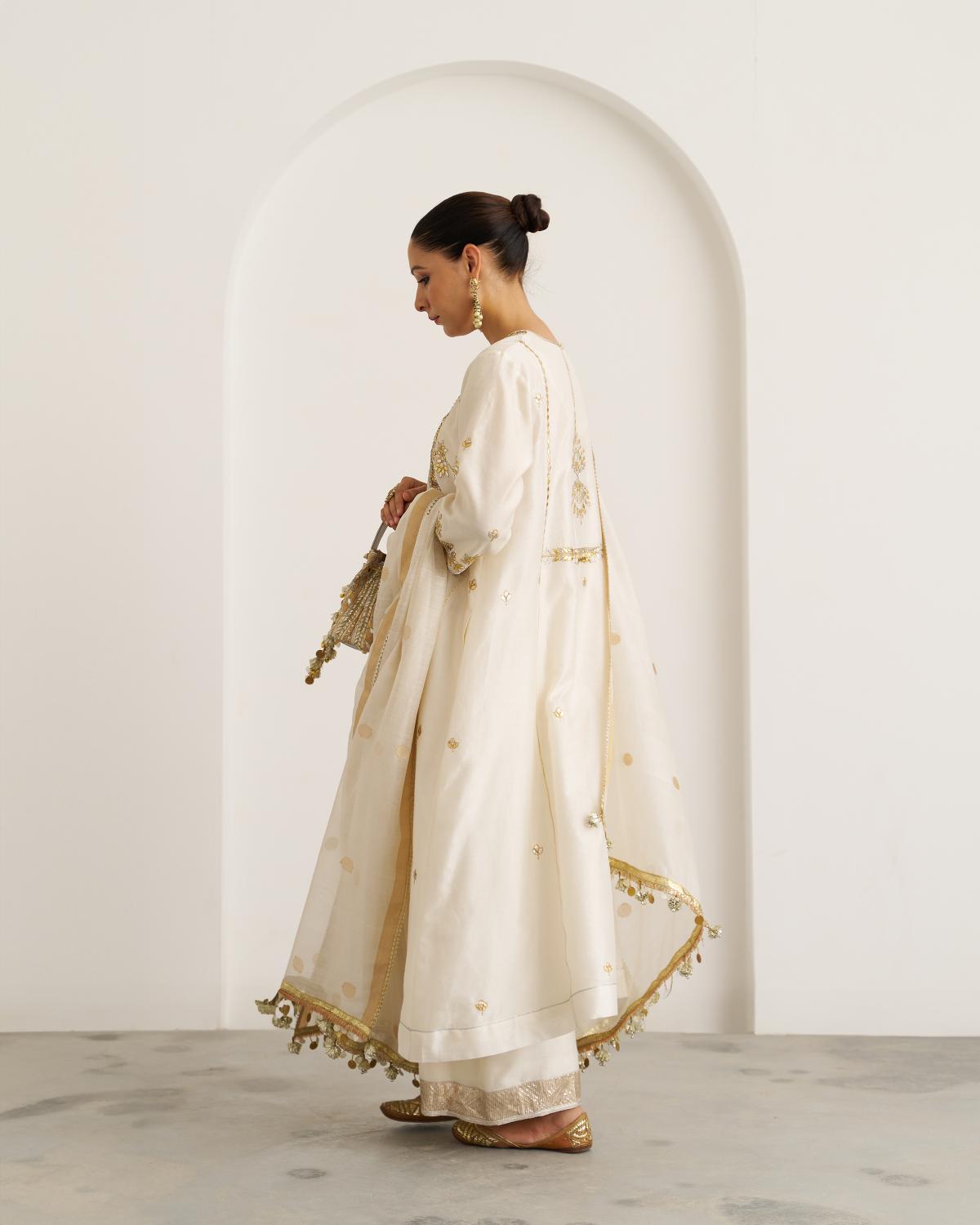 The Suhaani Ivory & Gold Silk Chanderi Set with Handwork