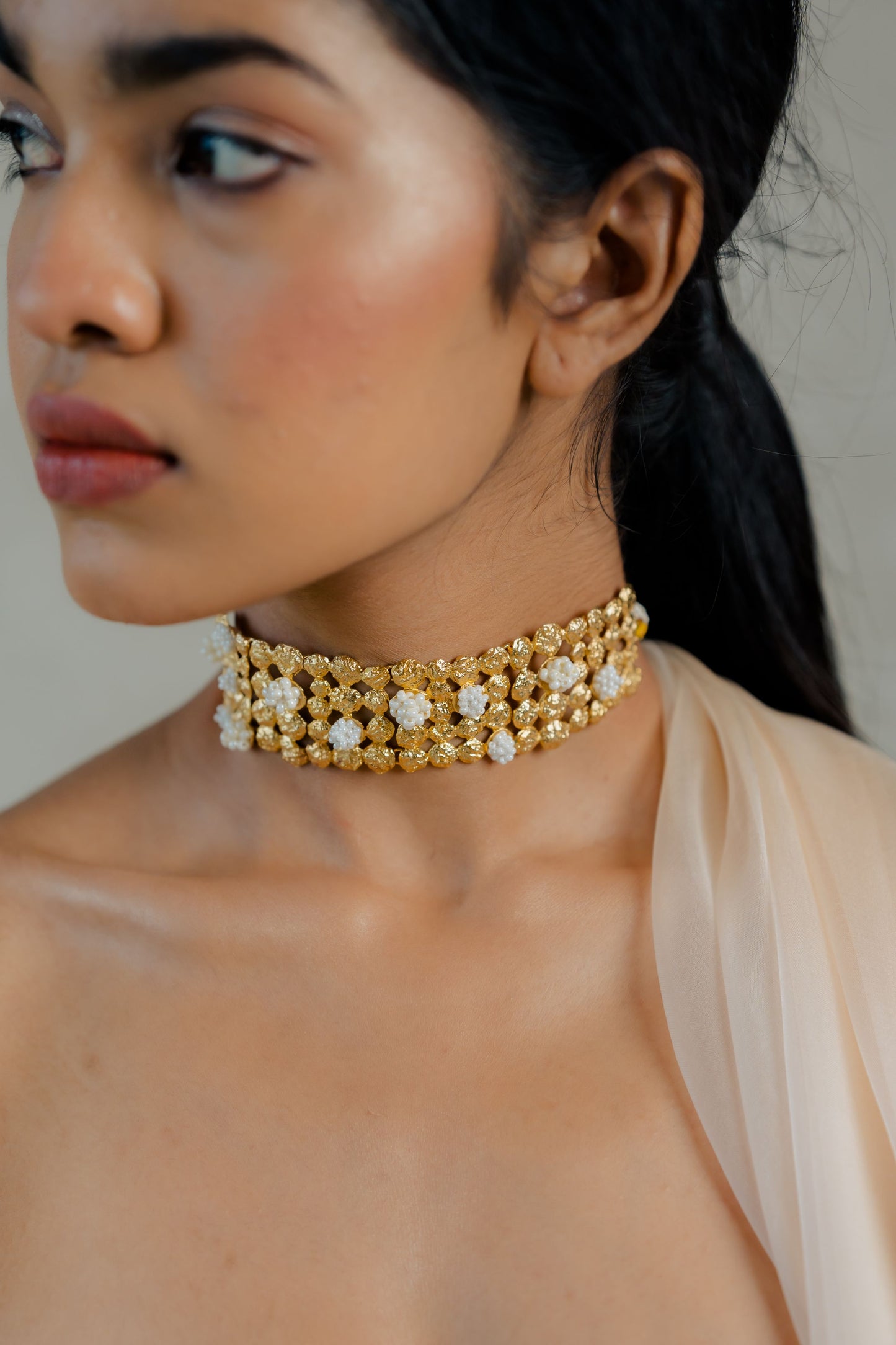 Noor Choker-Golden