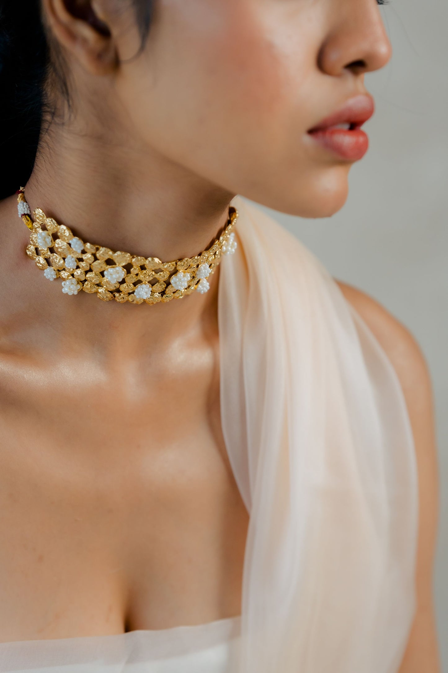 Noor Choker-Golden