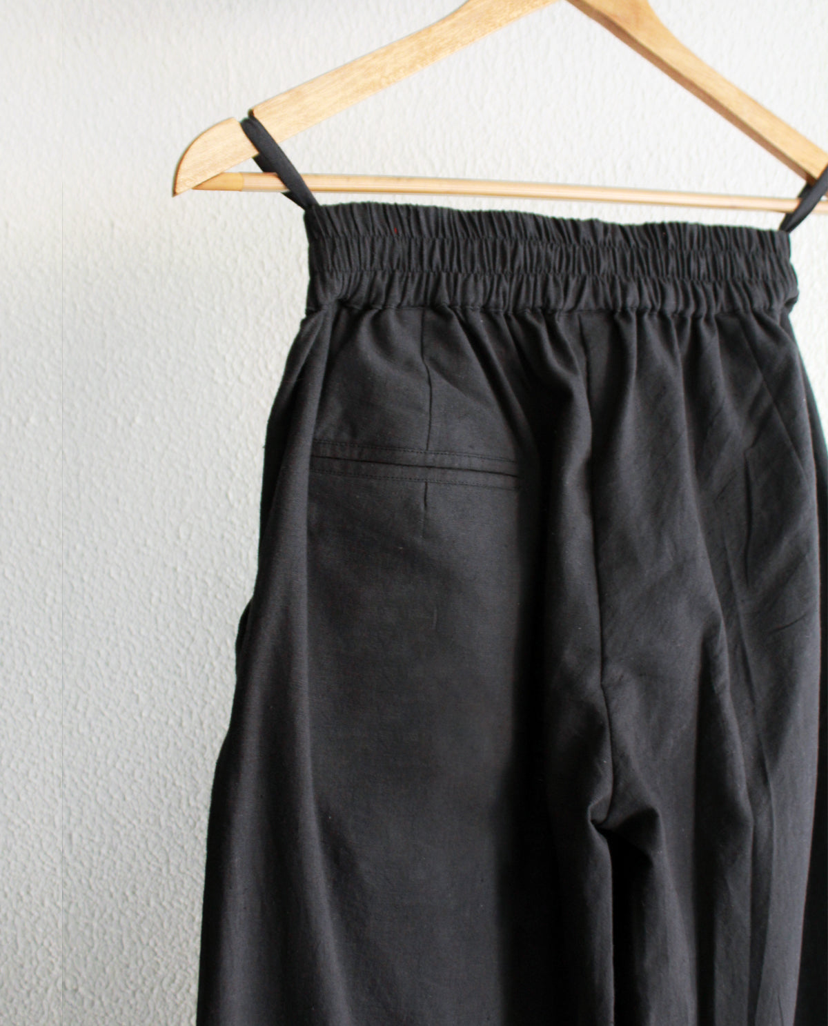 Shadow grey pleated pants