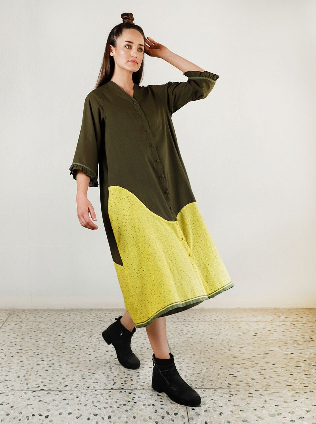 MOVEMENT BUTTONED DOWN DRESS