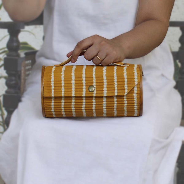 Round Sling Bag/Clutch Single Sleeve (Yellow Single Lines)